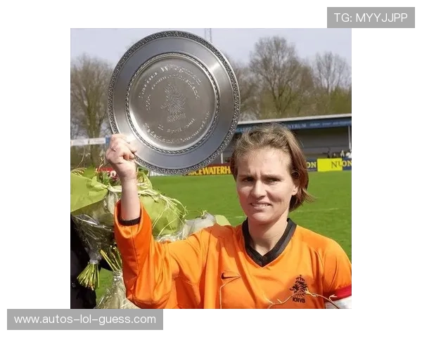 赵琳娜足球球星的国籍背景及其在国际赛场上的表现解析