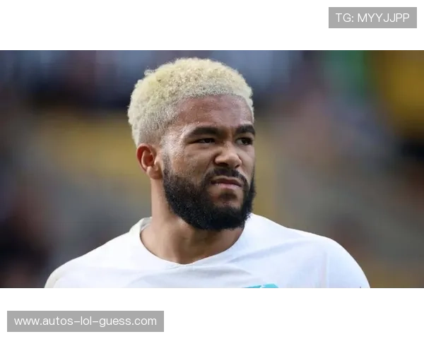 足球史上最难复制的球星解析与影响力的深度剖析